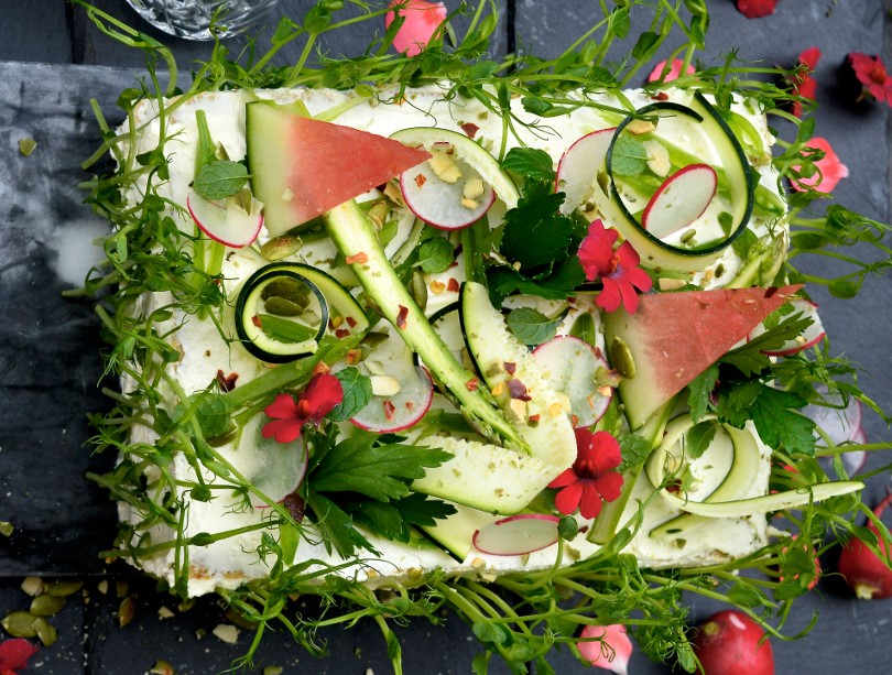 glutenfri-och-vegetarisk-smorgastarta